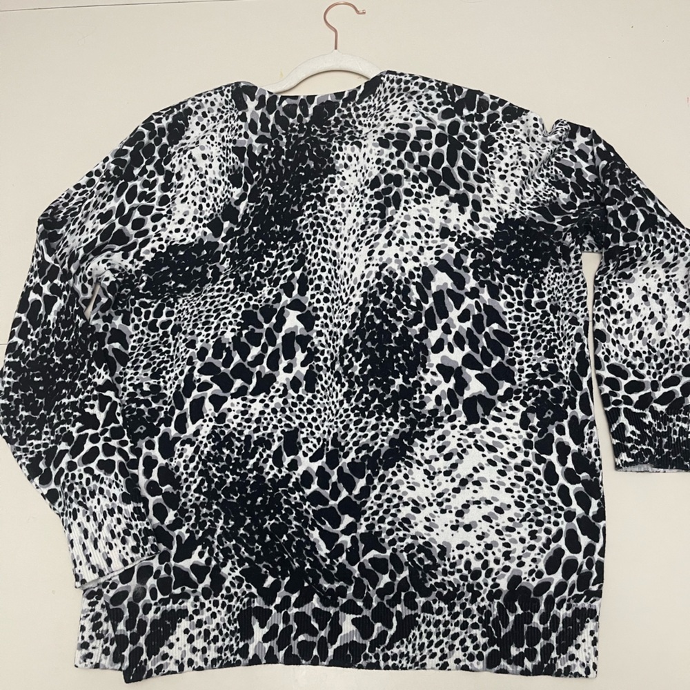 CROFT & BARROW Black and White Animal Print 100% Cotton Cardigan Sweater Size L - Picture 9 of 10